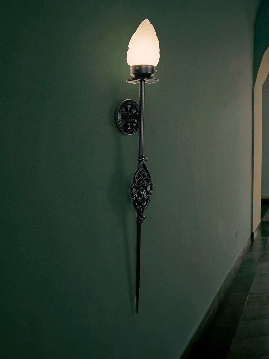 

Fos Lighting Black & White Classic Country Wall Lamp