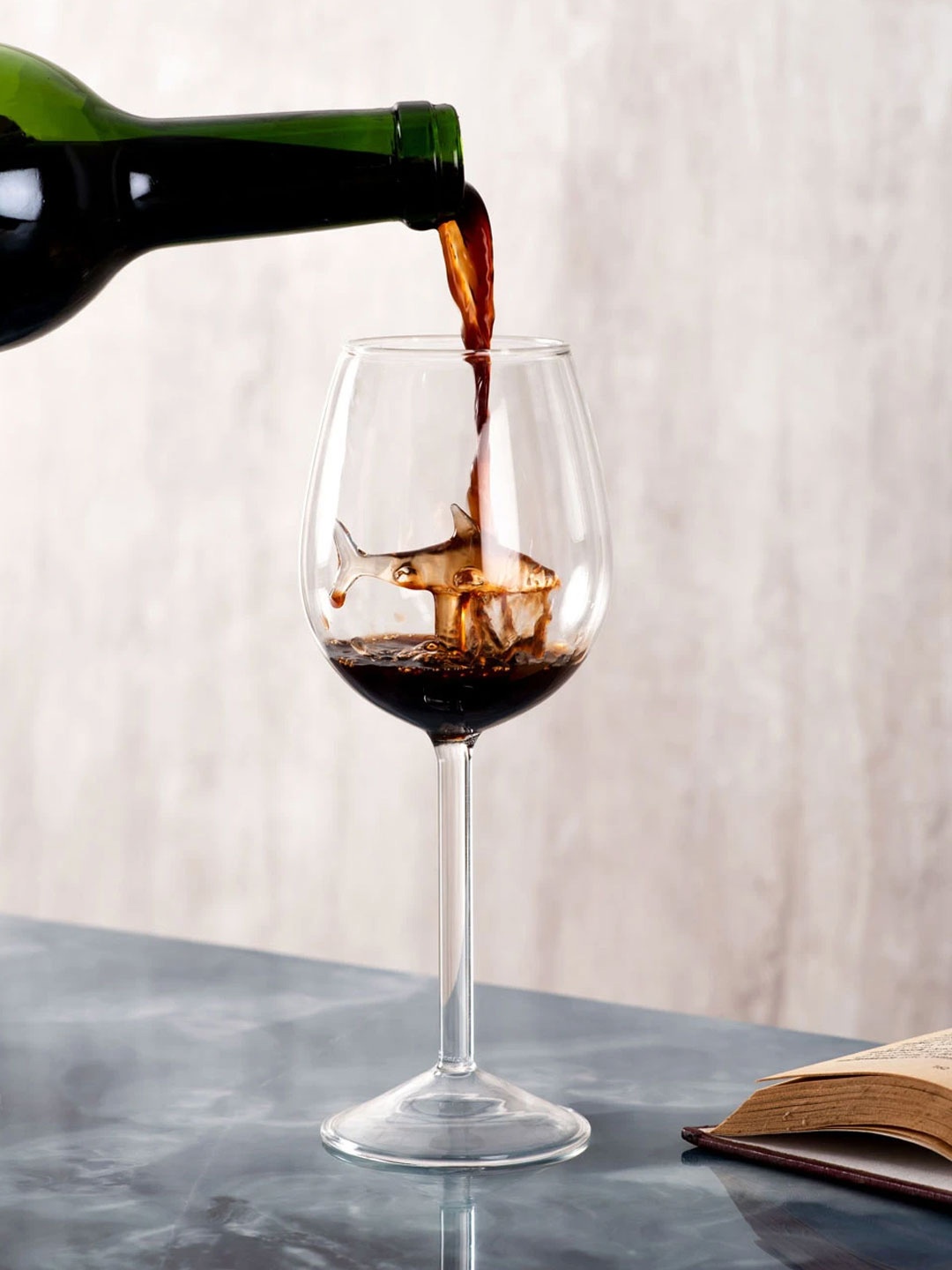 

THEDECORKART Transparent Solid Shark Wine Glass