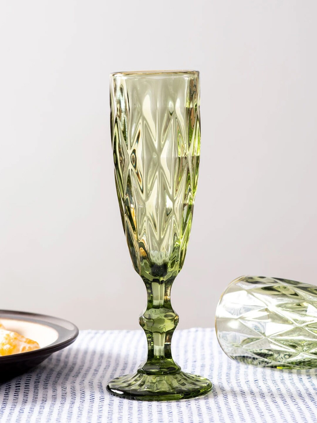 

THEDECORKART Set Of 2 Green Textured Vintage Champagne Glass