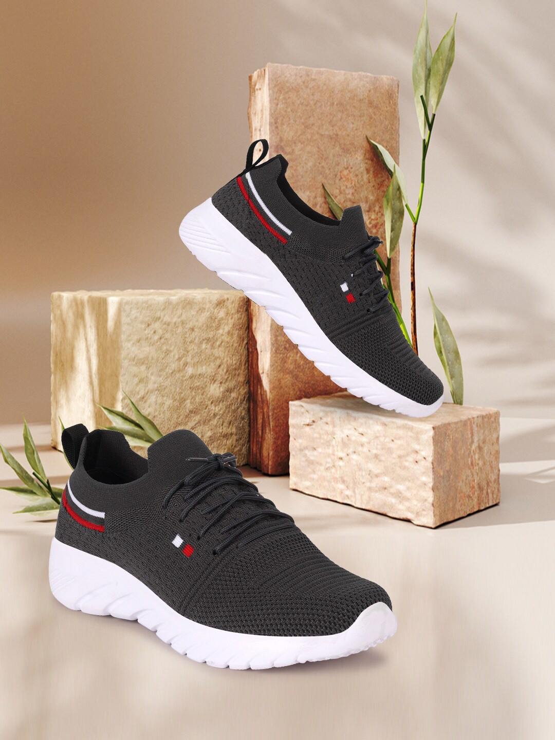 

CLYMB Men Grey Mesh Running Shoes