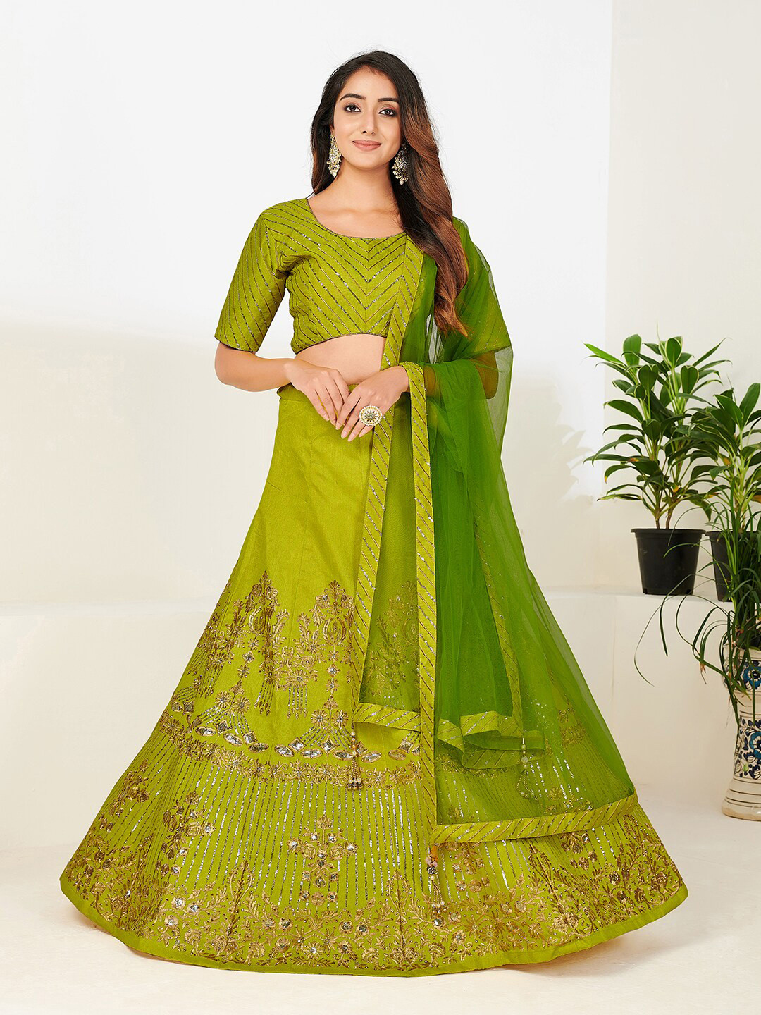 

SHOPGARB Fluorescent Green & Gold-Toned Embellished Sequinned Foil Print Semi-Stitched Lehenga & Unstitched