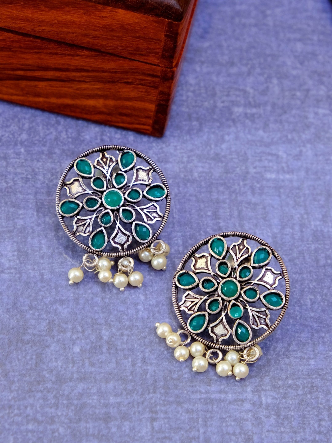 

Crunchy Fashion Green Contemporary Studs Earrings
