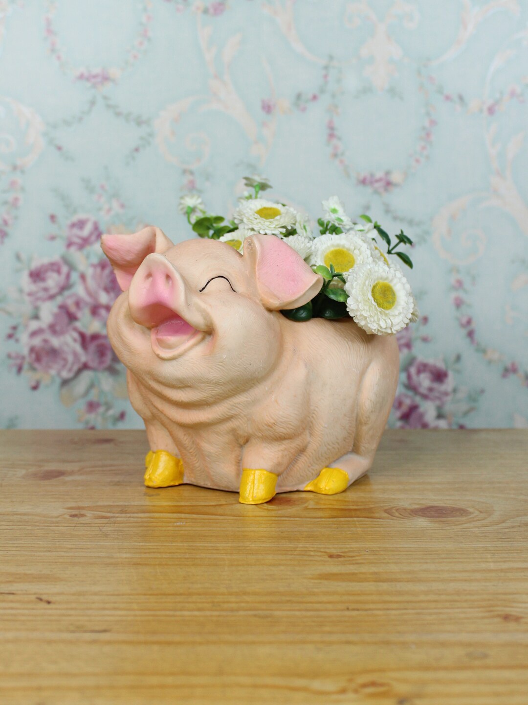 

Wonderland Pink Smiling Pig Planter