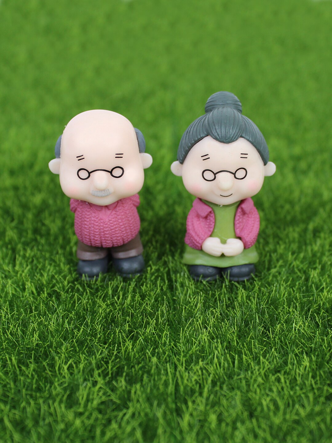 

Wonderland Set Of 2 Miniature Grandpa & Grandma Garden Accessories, Pink