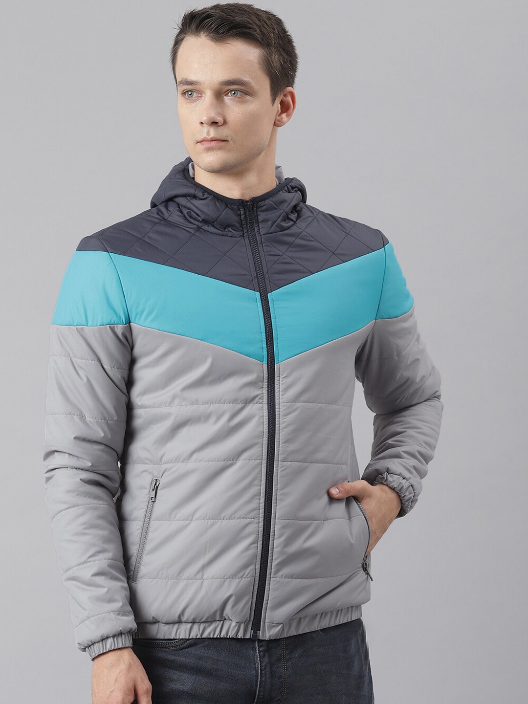 

Richlook Men Grey Colourblocked Lightweight Puffer Jacket