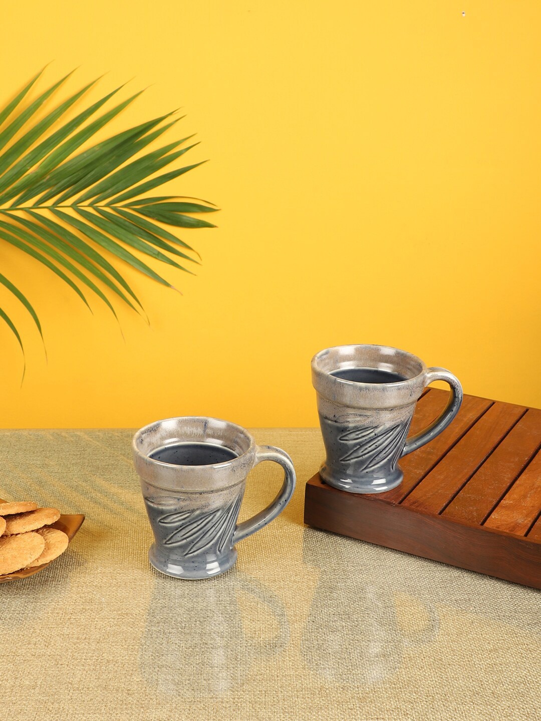 

AAKRITI ART CREATIONS Set Of 2 Grey Ceramic Leaf Textured Mugs