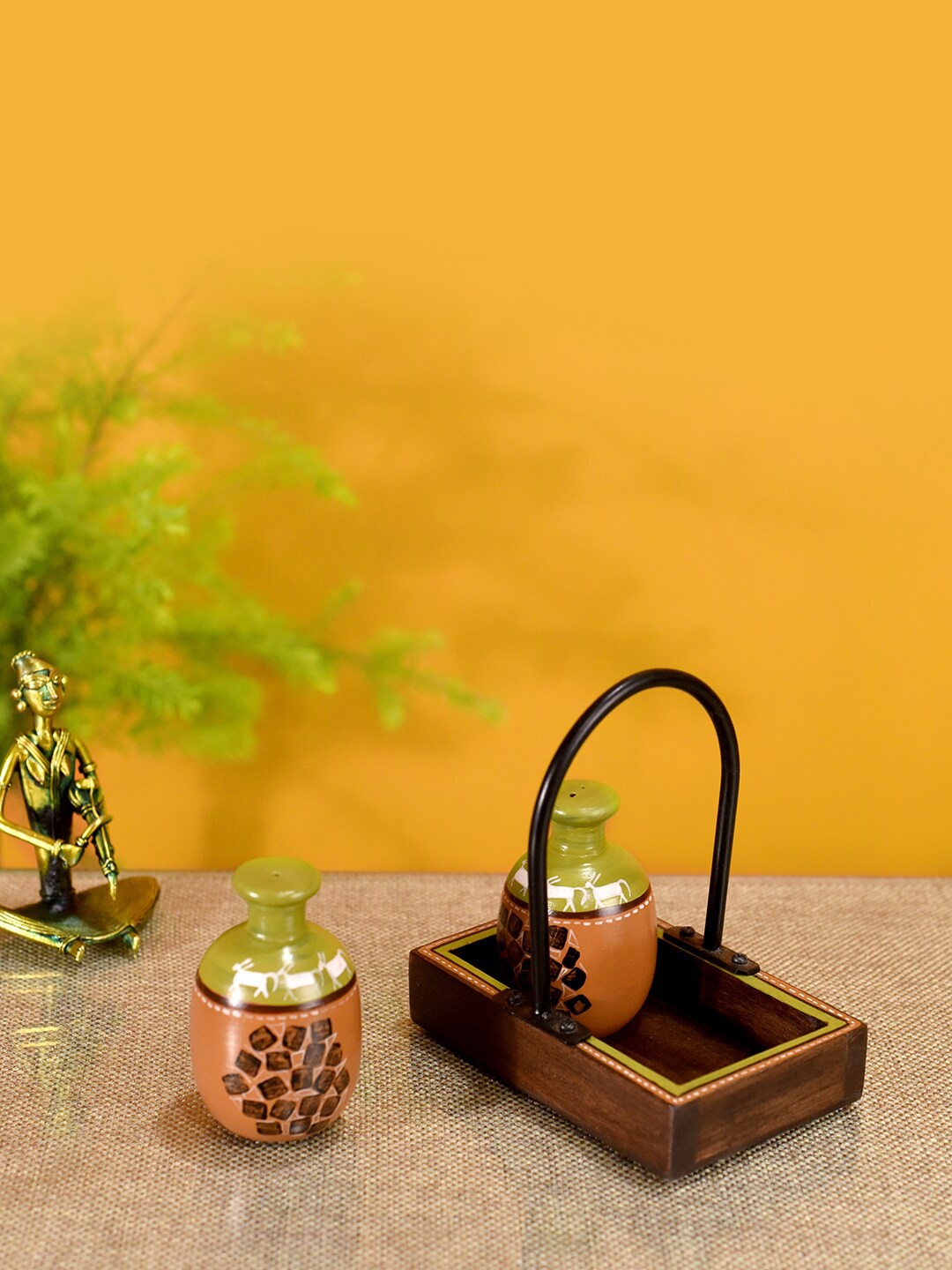 

AAKRITI ART CREATIONS Orange Asmi 2 Earthen Ceramic Salt n Pepper Shakers in Wood Tray