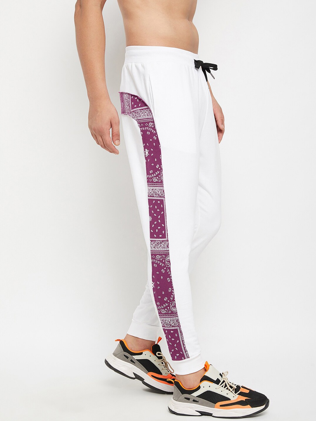 

FUGAZEE Men White Solid Oversized-Fit Pure Cotton Joggers