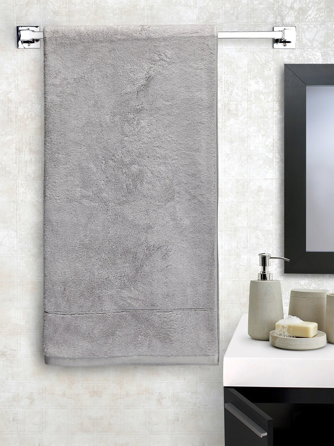 

Creeva Silver-Coloured Solid 650 GSM Cotton Bath Towel