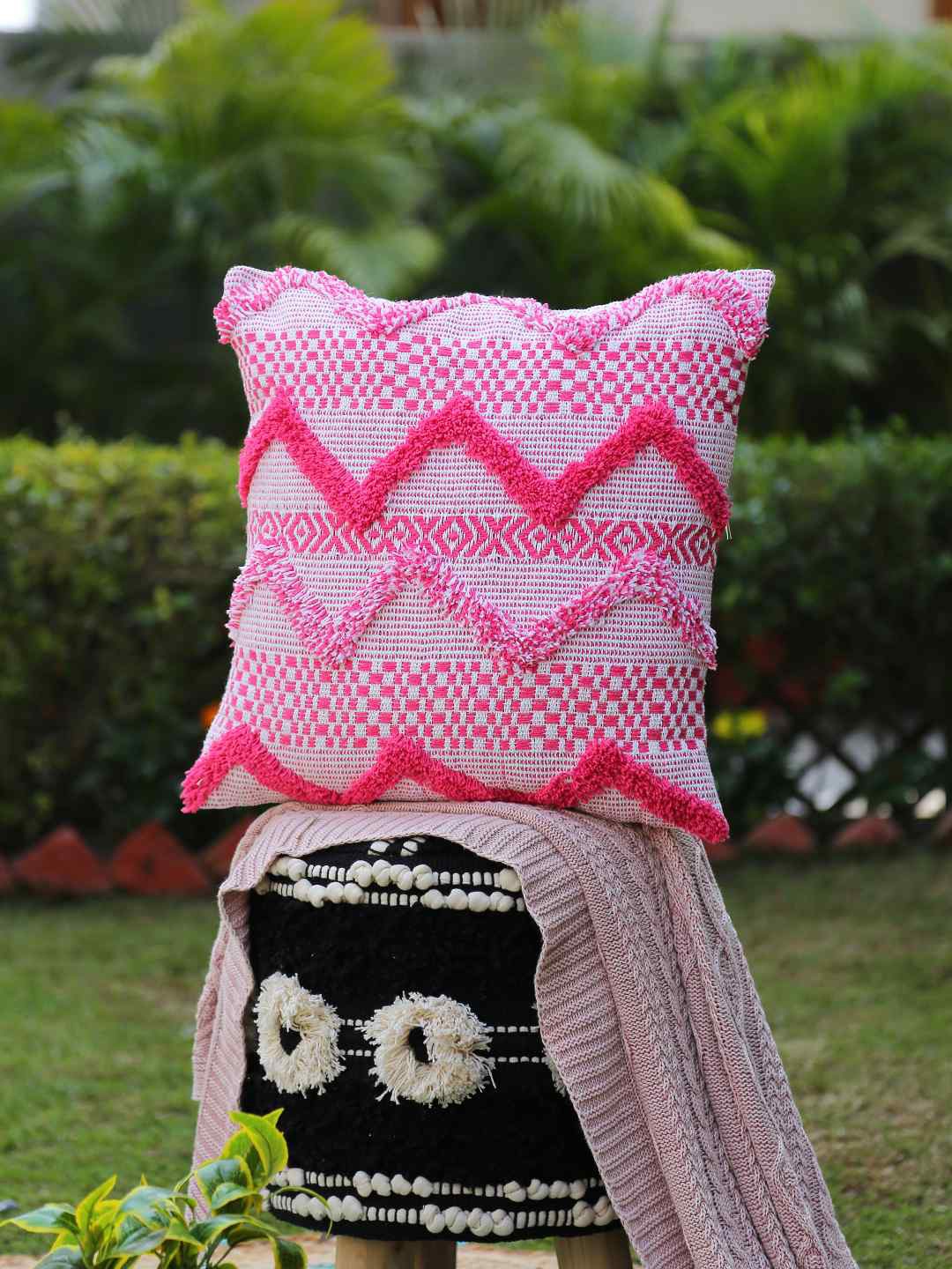 

Amoliconcepts Pink & White Self Design Tufted Square Cushion Covers