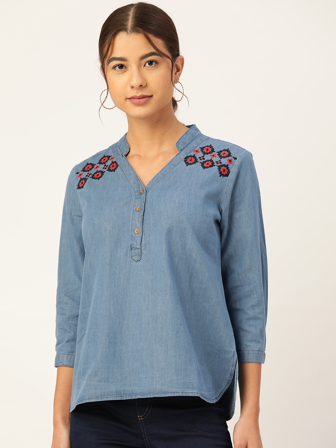 

urSense Blue & Red Mandarin Collar Denim Regular Top