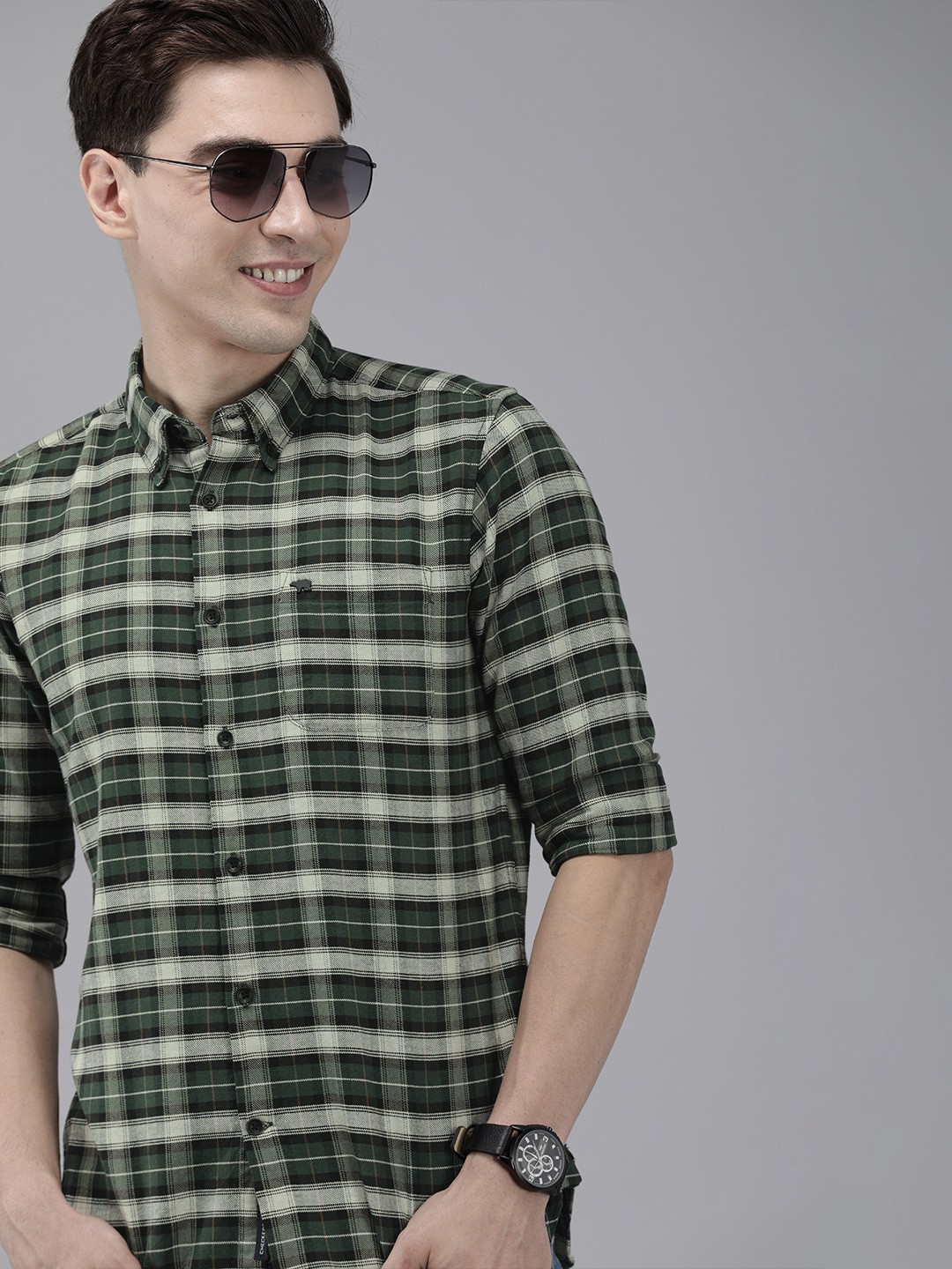 

THE BEAR HOUSE Men Green & Black Slim Fit Cotton Button-Down Collar Shirt