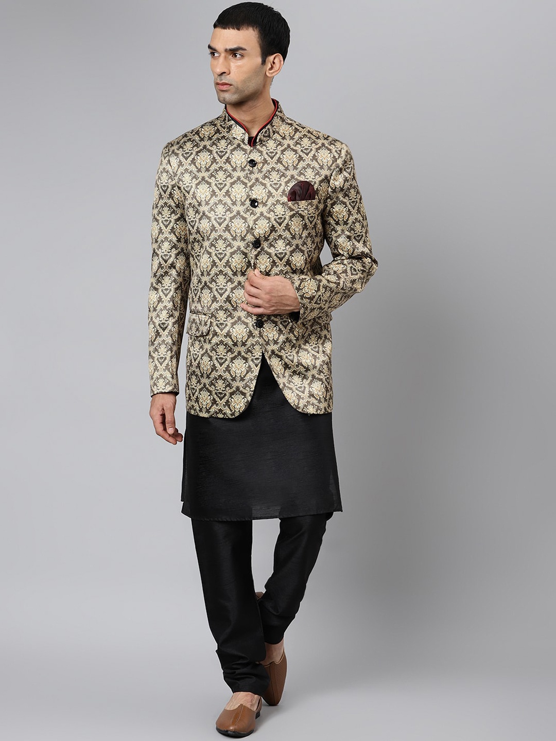 

Hangup Men Black & Beige Regular Dupion Silk Kurta With Pyjama & Blazer