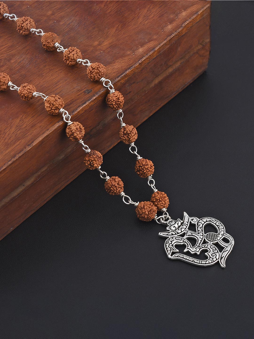 

Tistabene Men Brown Silver-Plated Rudraksha