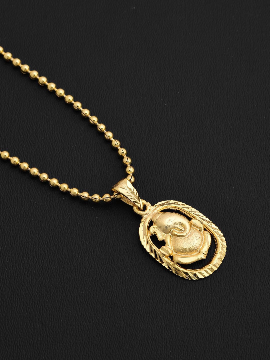 

Tistabene Men Gold-Plated Lord Ganesha Pendant With Chain