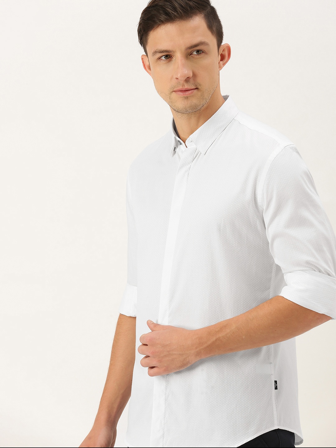 

Flying Machine Men White Self Designed Slim Fit Casual Shirt