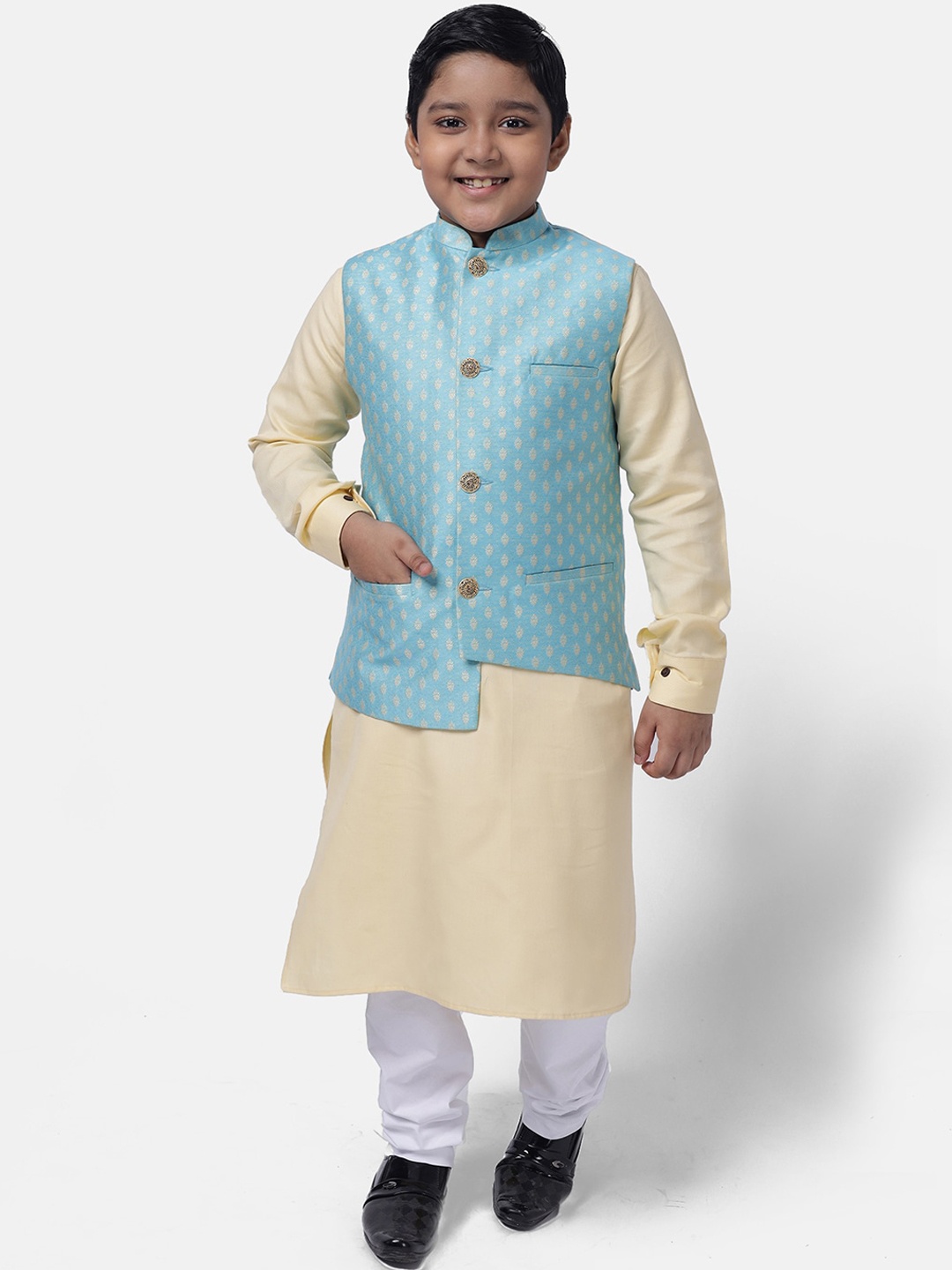 

NAMASKAR Boys Cream-Coloured Regular Pure Cotton Kurta with Churidar & Nehru Jacket