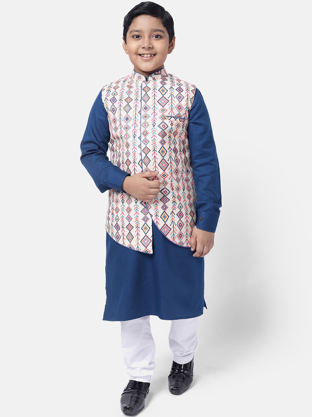 

NAMASKAR Boys Navy Blue & White Regular Pure Cotton Kurta with Churidar & Jacket