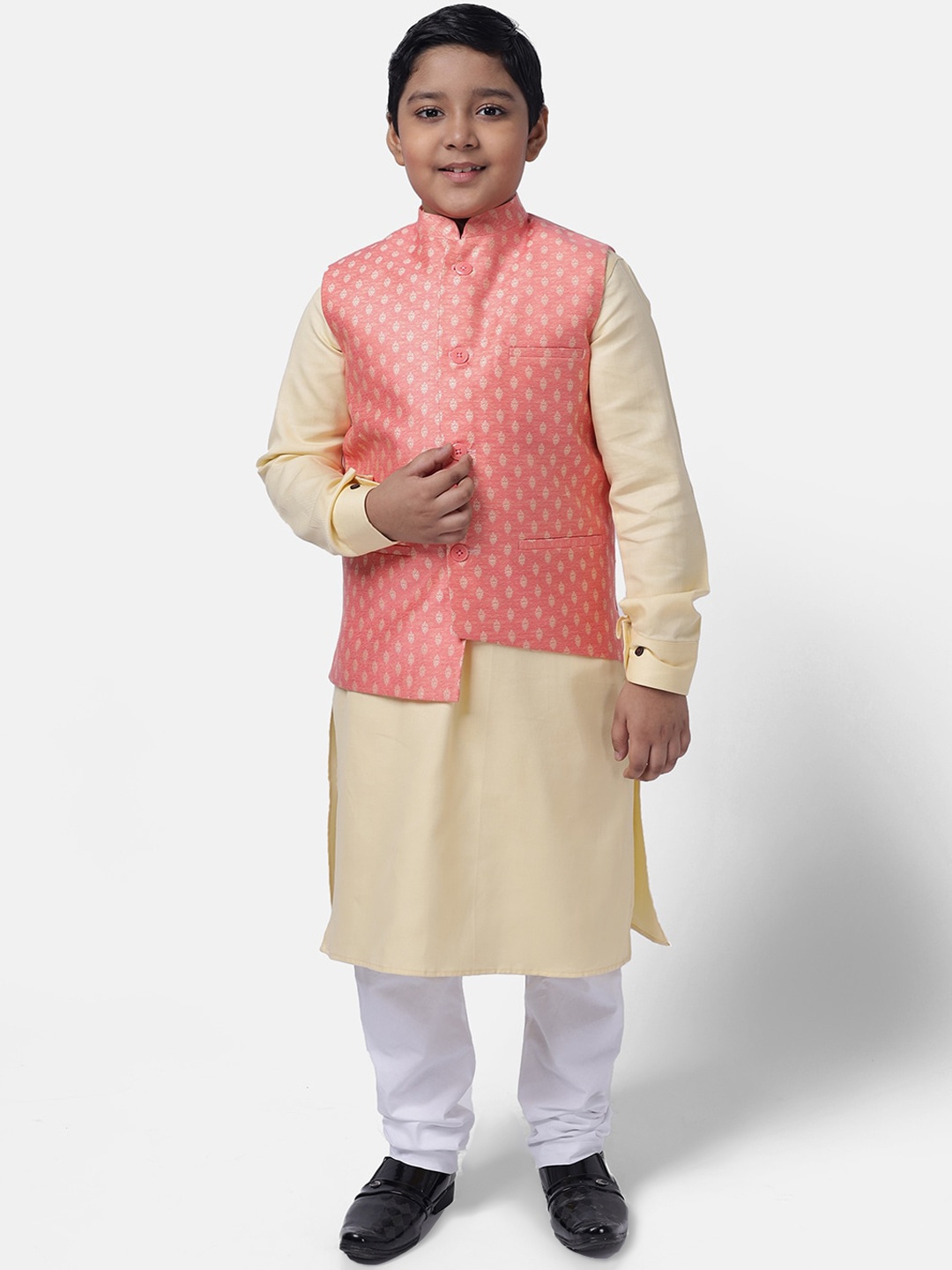

NAMASKAR Boys Cream-Coloured Printed Regular Pure Cotton Kurta Pyjamas With Jacket