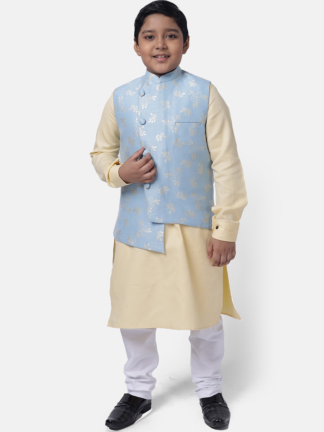 

NAMASKAR Boys Cream-Coloured & White Pure Cotton Kurta with Churidar & Nehru Jacket