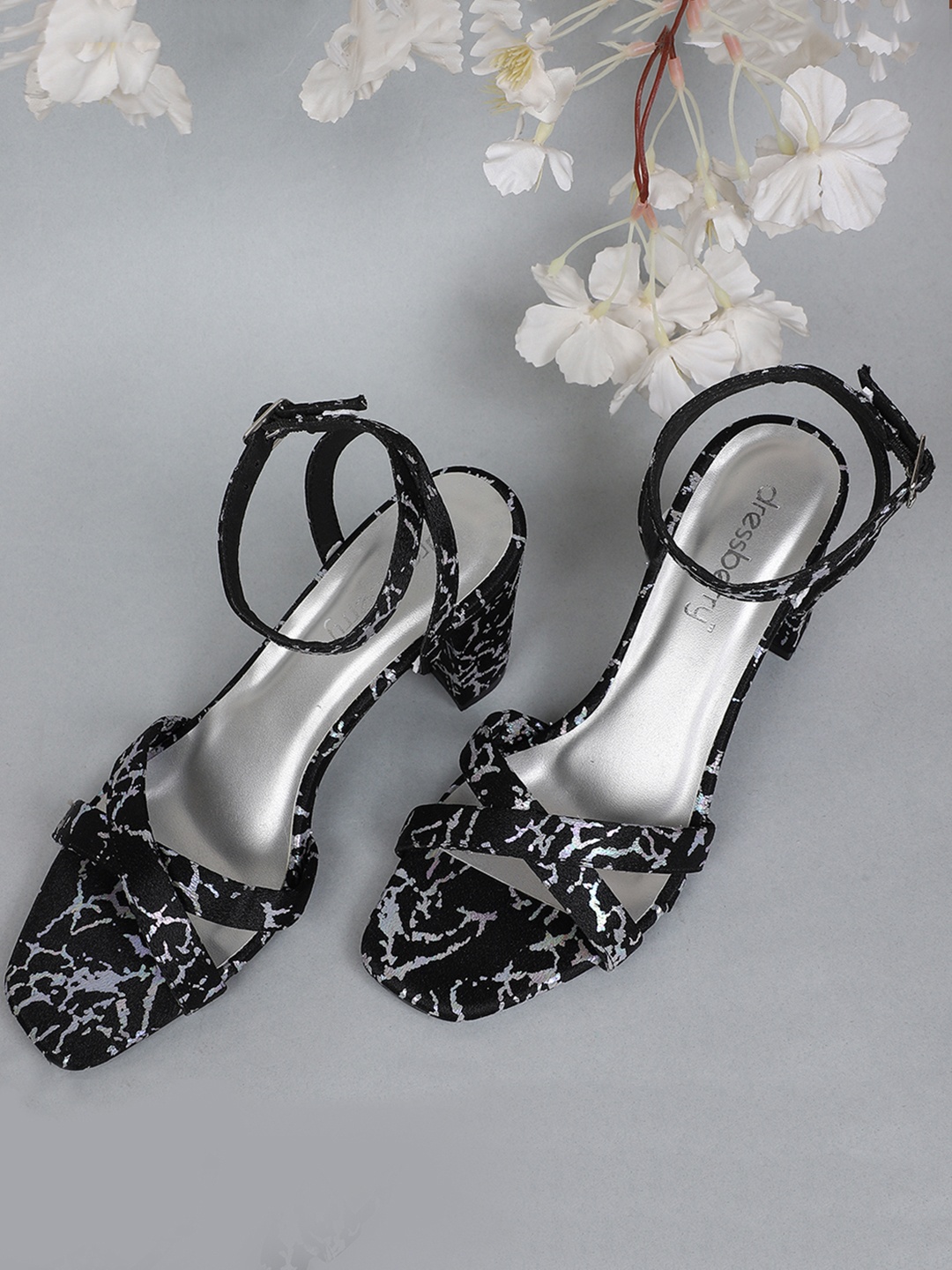 

DressBerry Women Black & Purple Printed Block Pumps