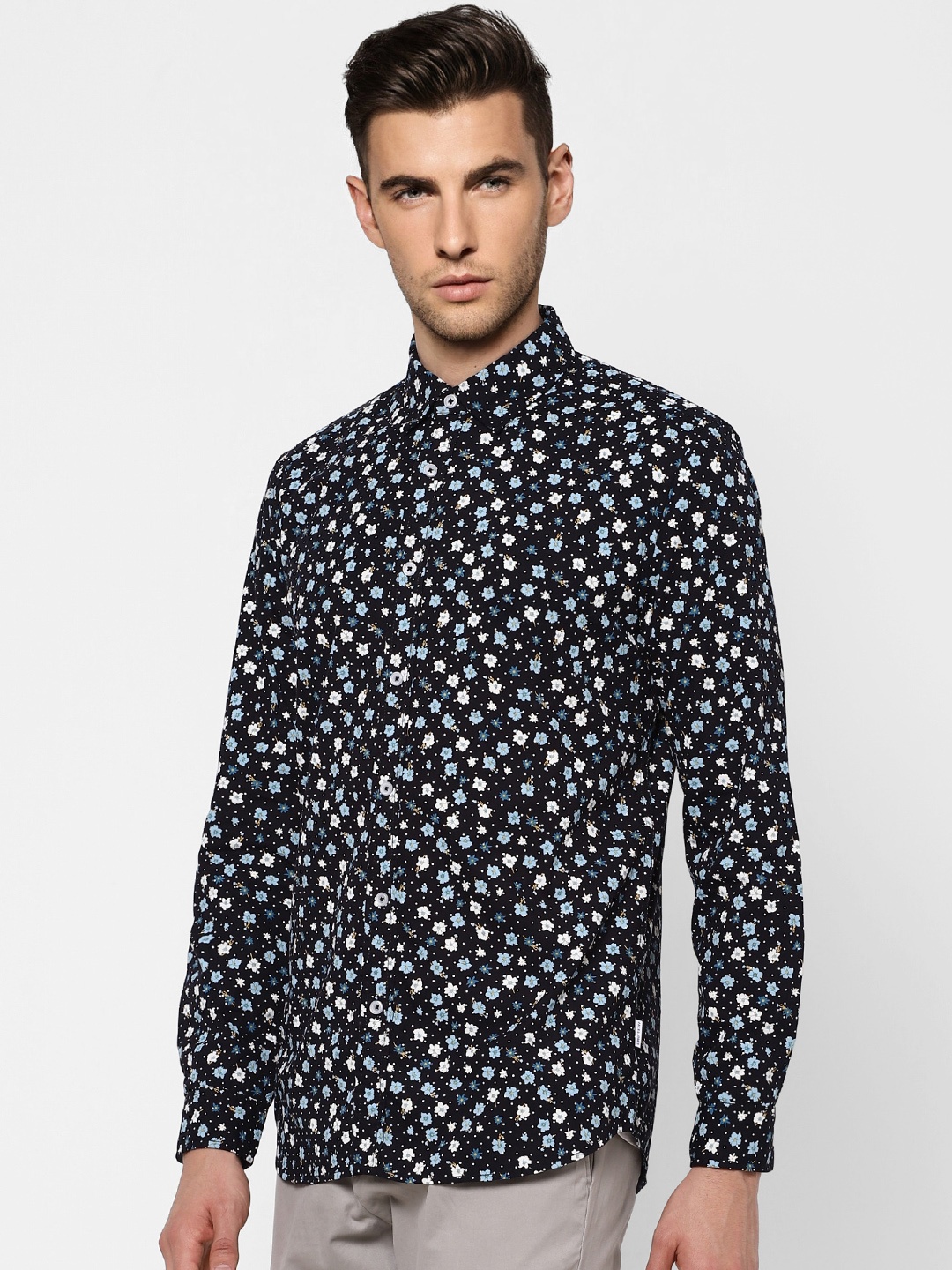 

Jack & Jones Men Blue Slim Fit Floral Opaque Printed Casual Shirt