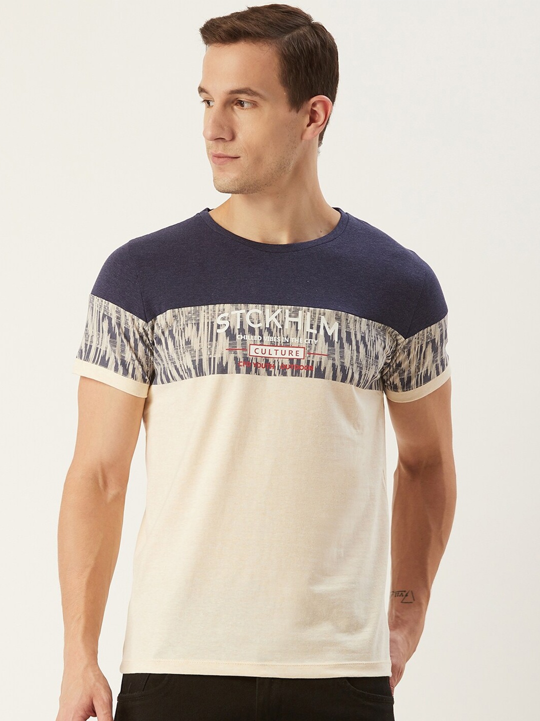 

CONFIDENCE Men Navy Blue & Cream-Coloured Colourblocked Round Neck T-shirt