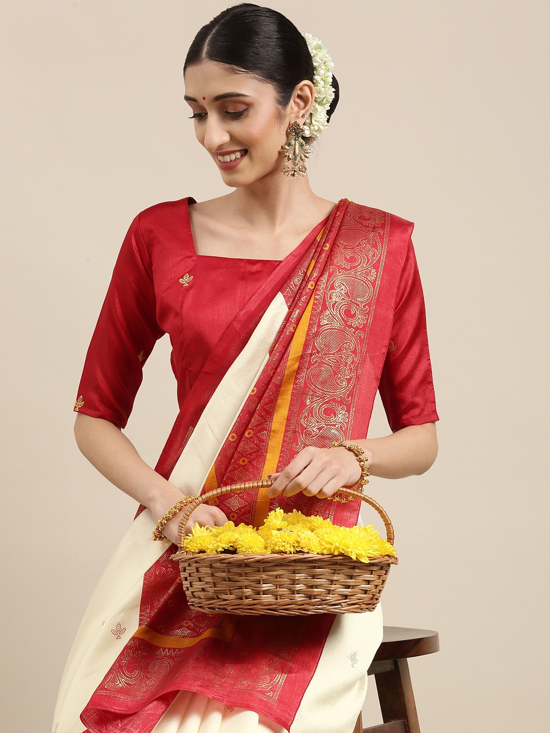 

Saree mall Off White & Red Floral Zari Silk Blend Bomkai silk Sarees