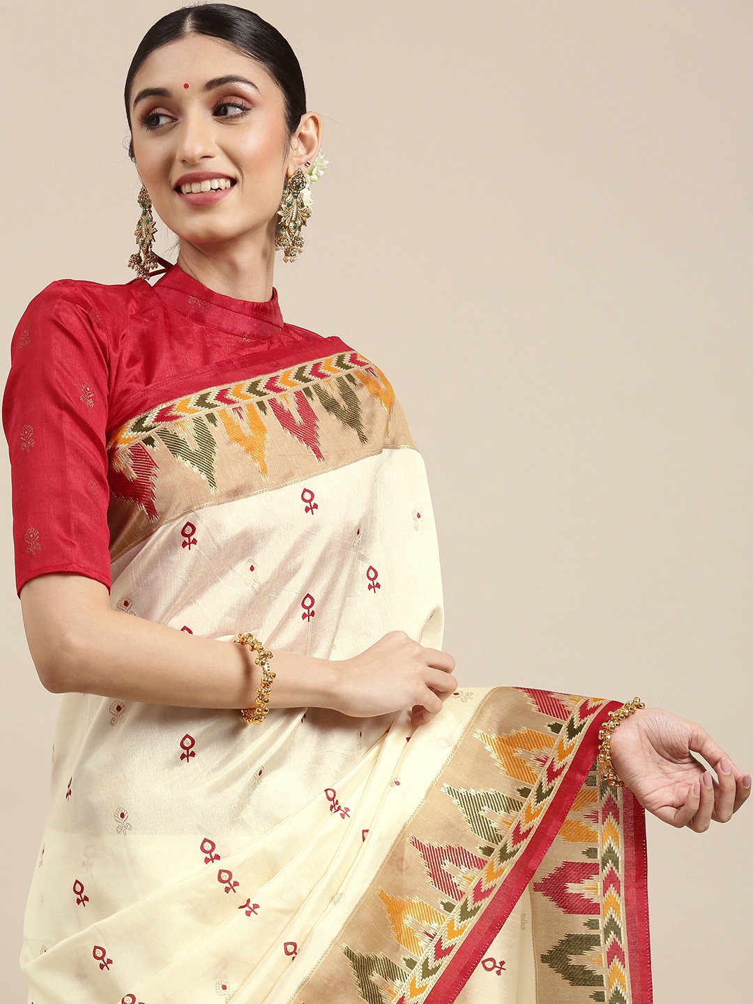 

Saree mall Off White & Red Floral Silk Blend Bomkai silk Sarees