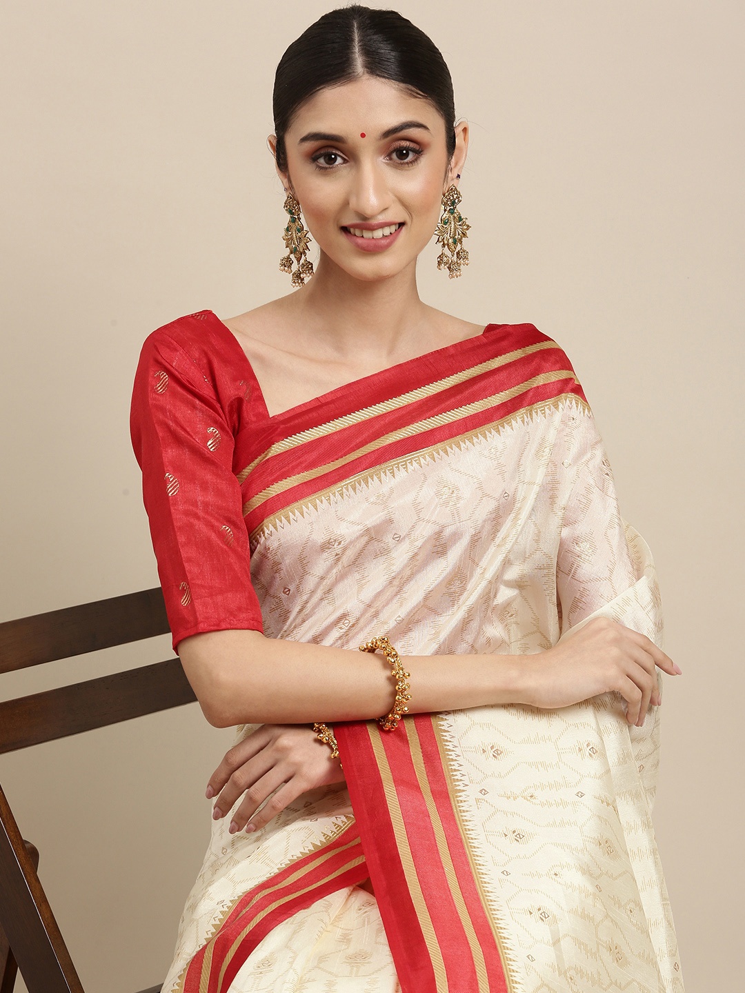 

Saree mall Off White & Red Ethnic Motifs Silk Blend Bomkai silk Sarees