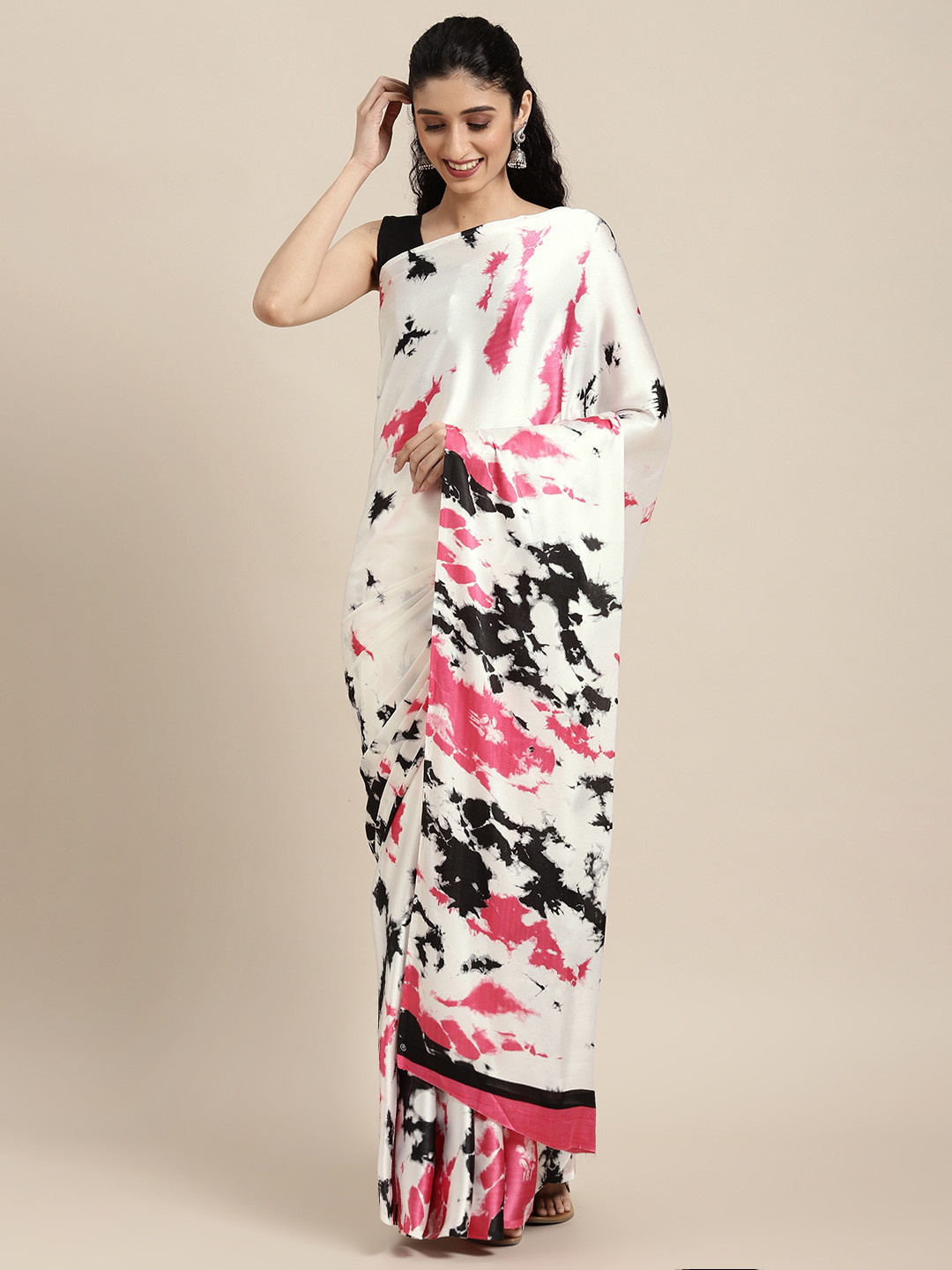 

Rajesh Silk Mills White & Black Printed Saree