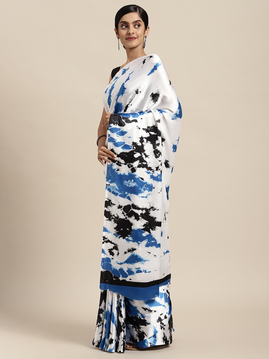 

Rajesh Silk Mills Blue & White Saree