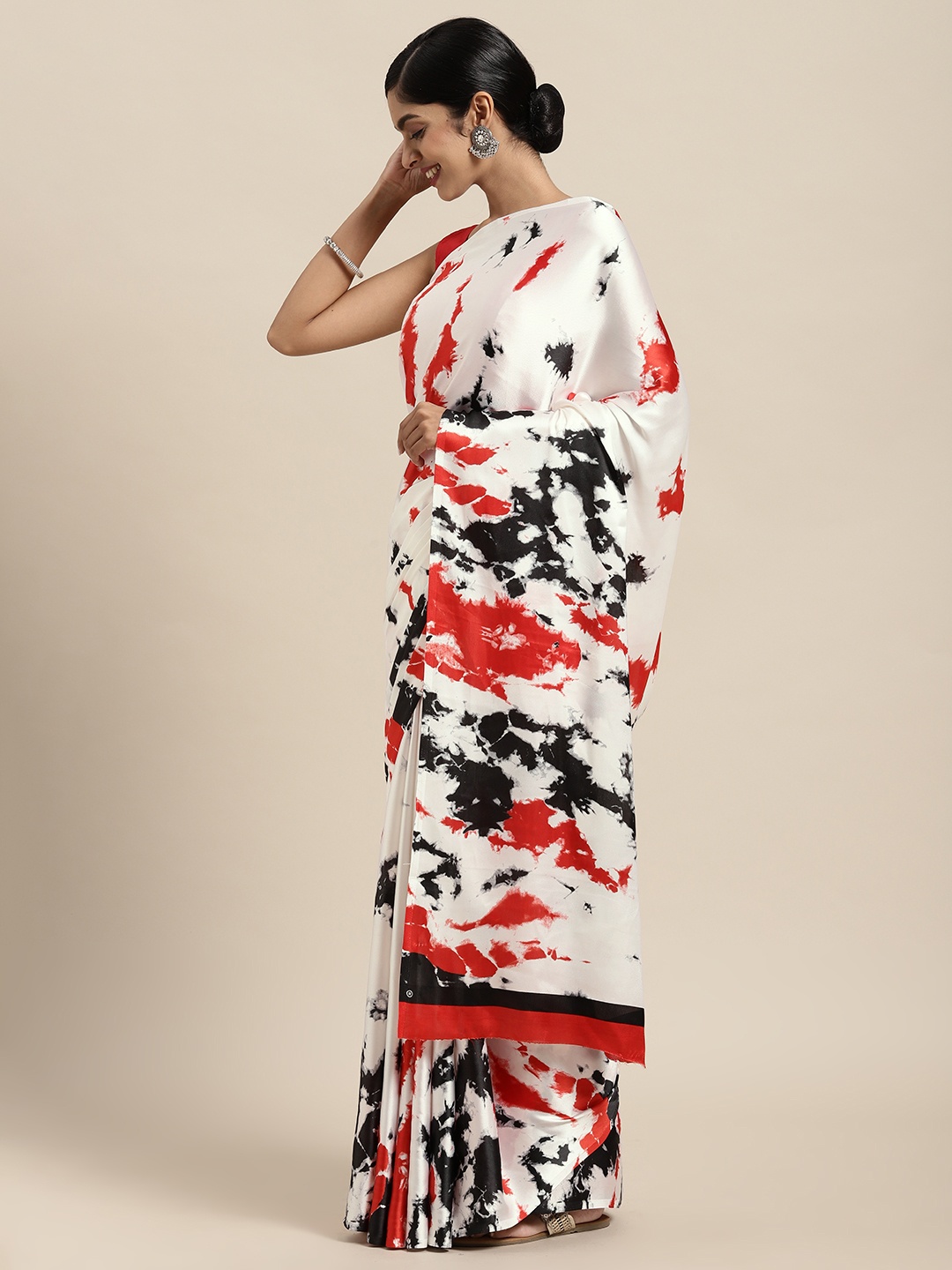 

Rajesh Silk Mills White & Red Printed Saree