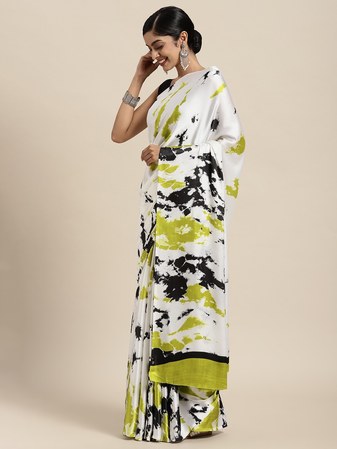 

Rajesh Silk Mills White & Olive Green Printed Saree