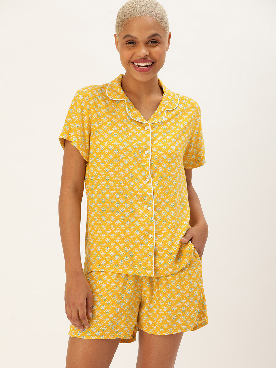 

Bene Kleed Women Mustard Printed Night suit