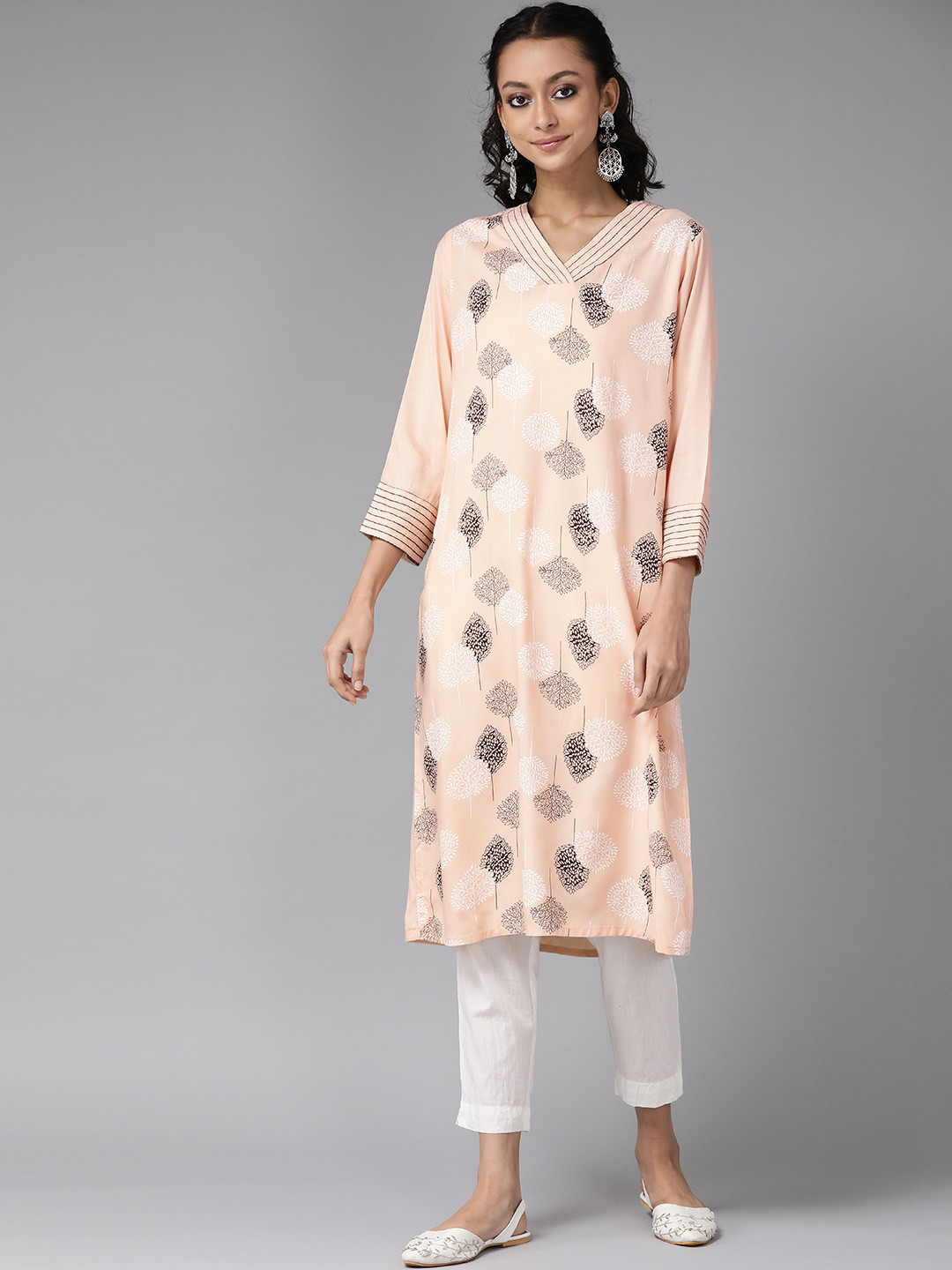 

Amirah s Women Peach-Coloured Floral Printed Kurta