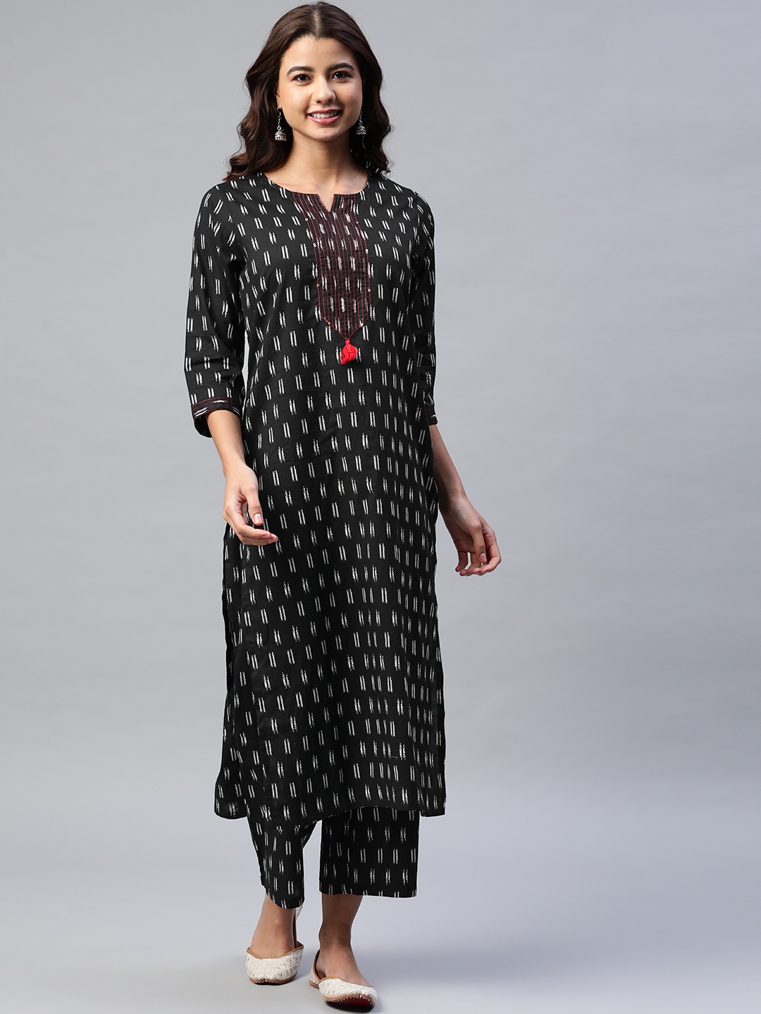 

Yuris Women Black & Off White Cotton Printed Kurta