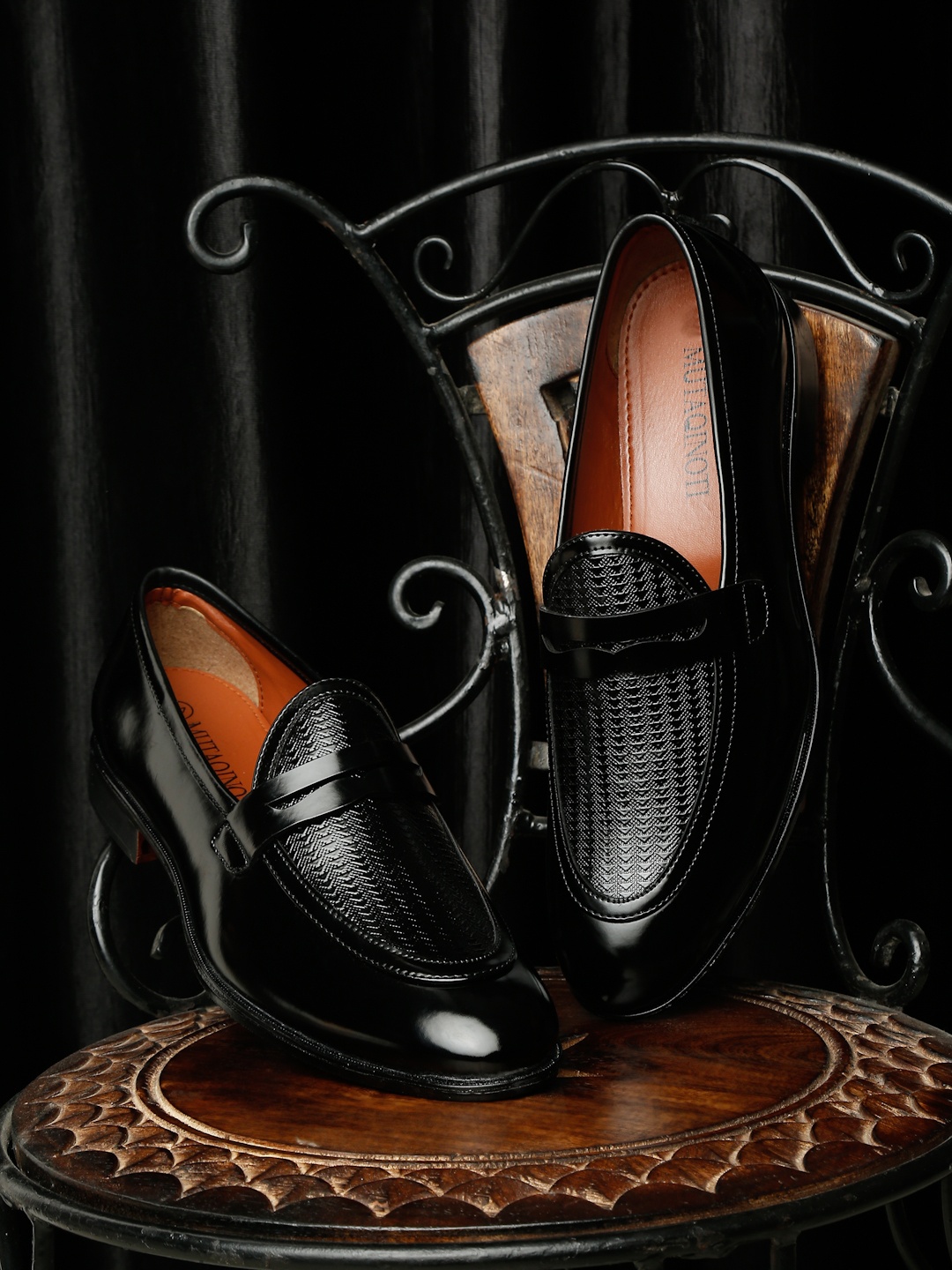 

MUTAQINOTI Men Black Textured Patent Leather Loafers With Laser Cuts