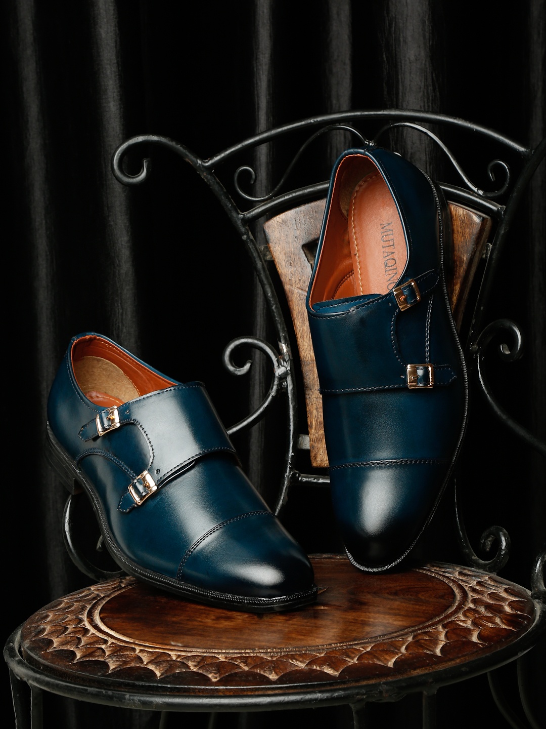 

MUTAQINOTI Men Blue Solid Regular Monks