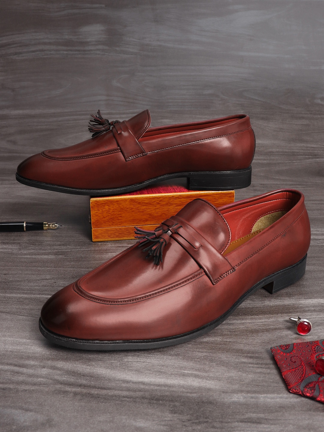 

MUTAQINOTI Men Red Patent Tasseled Leather Loafers