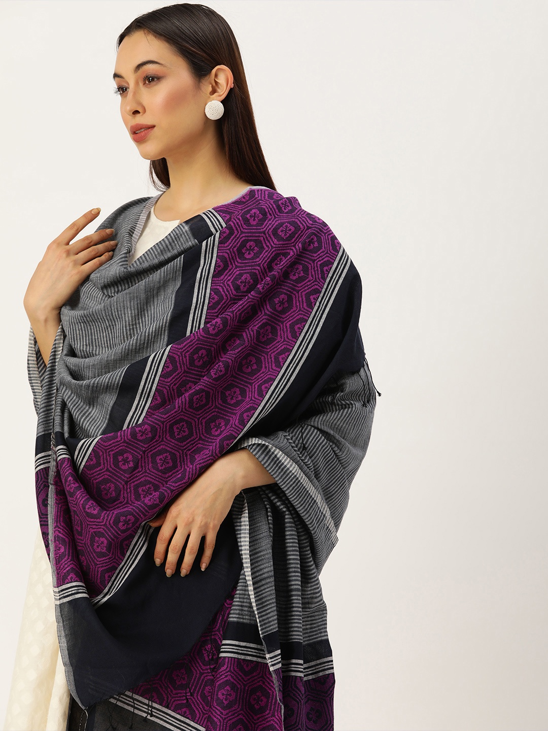 

ArtEastri Grey & Pink Printed Pure Cotton Dupatta