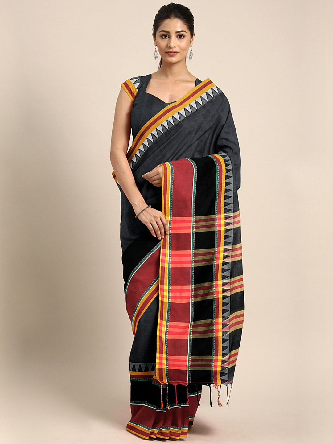 

Kalakari India Black & Red Woven Design Kutchi Embroidery Pure Cotton Jamdani Saree