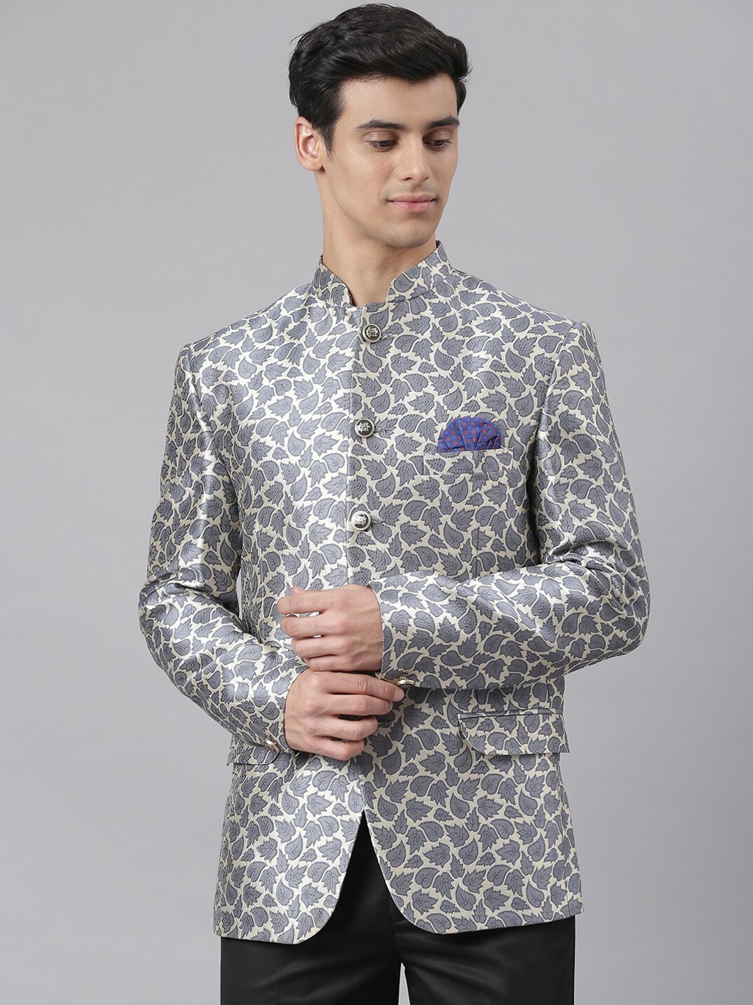 

Hangup Men Grey & Cream-Coloured Self Design Regular-Fit Bandhgala Blazer