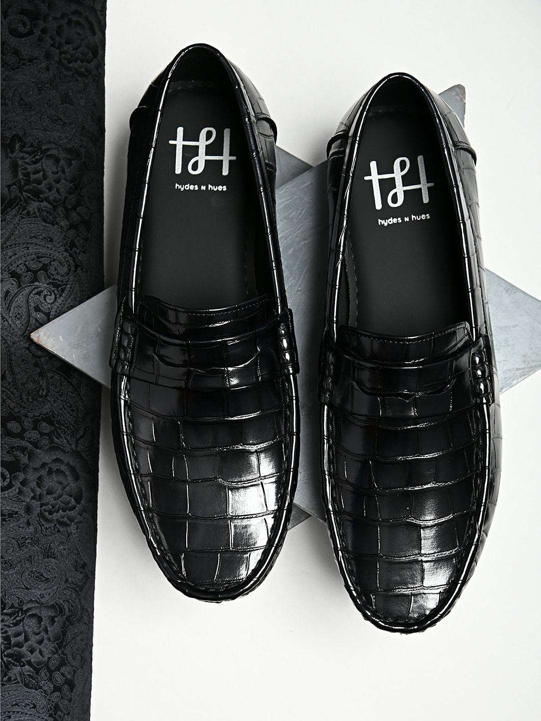 

Hydes N Hues Men Black Woven Design Penny Loafers