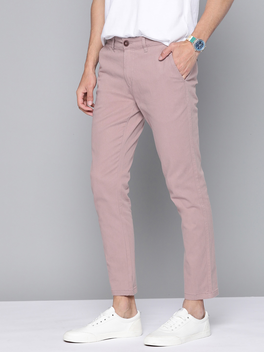 

Mast & Harbour Men Mauve Solid Chinos