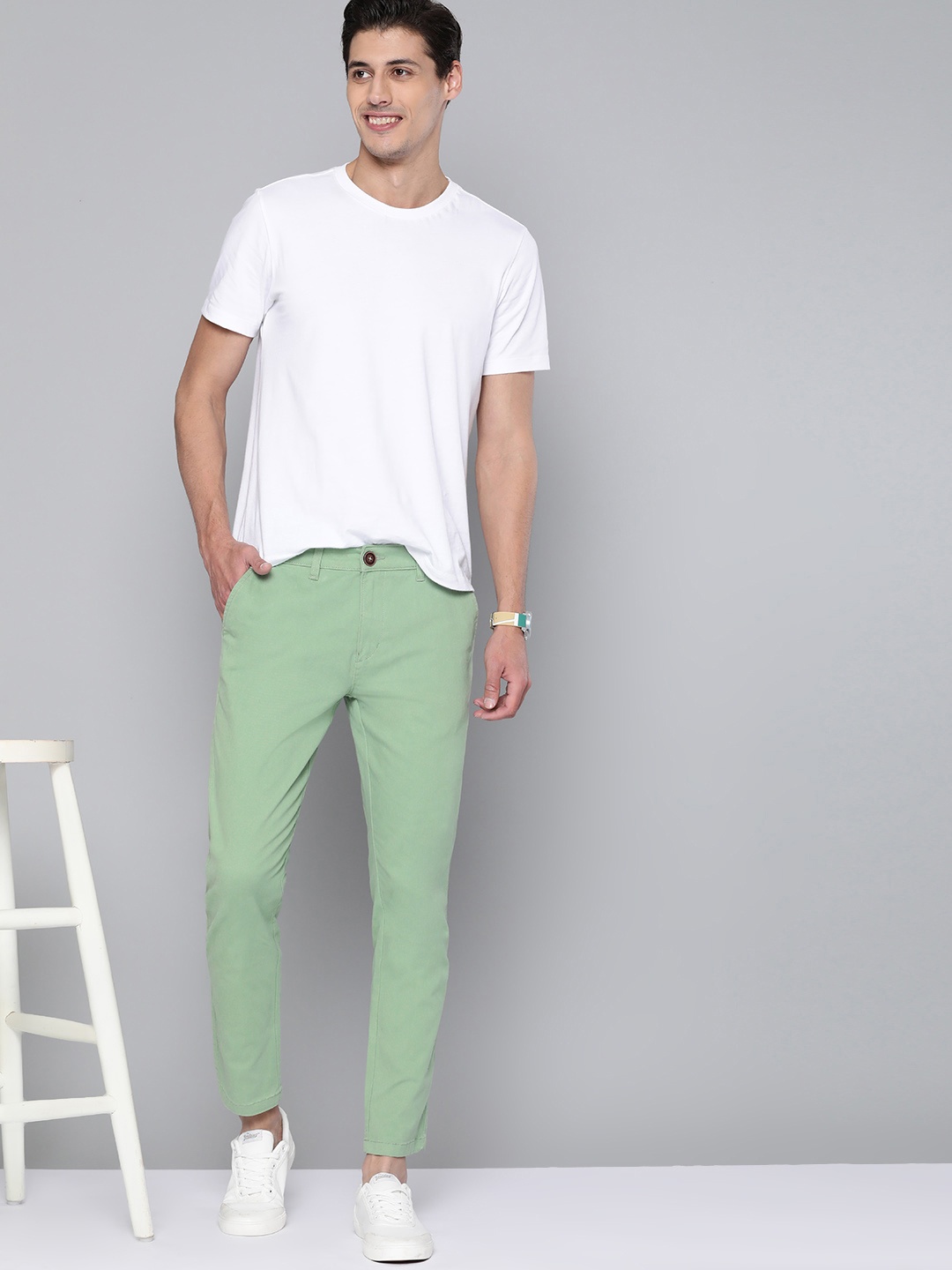 

Mast & Harbour Men Green Solid Chinos