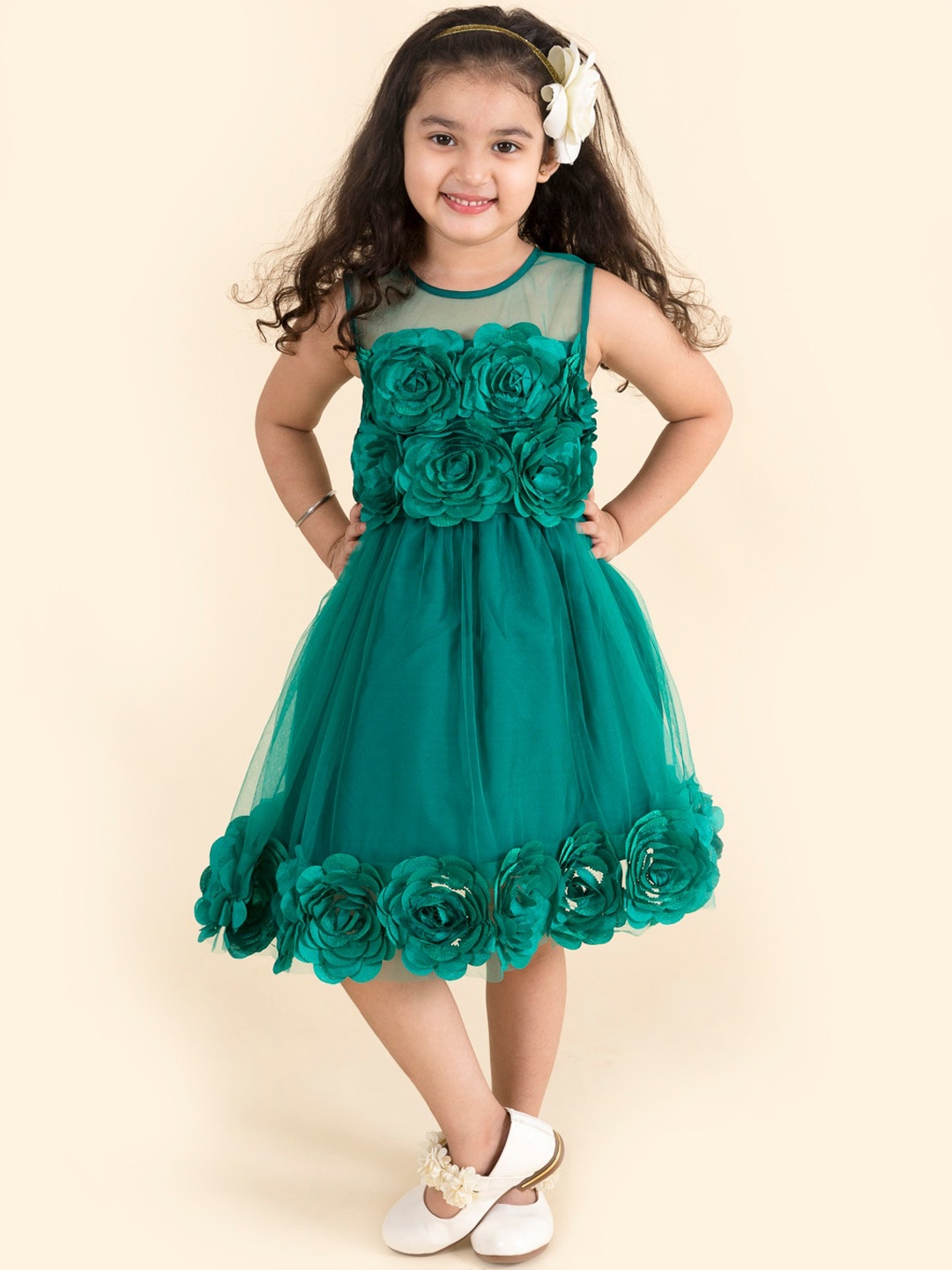 

pspeaches Girls Green-Coloured Solid Net Fit & Flare Dress With Applique