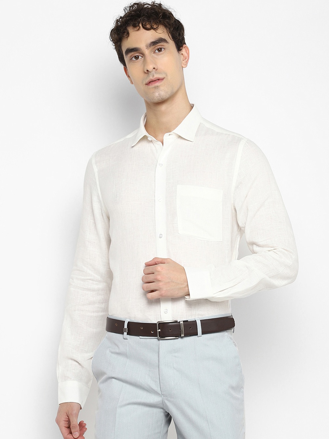 

Turtle Men Off White Slim Fit Opaque Formal Shirt
