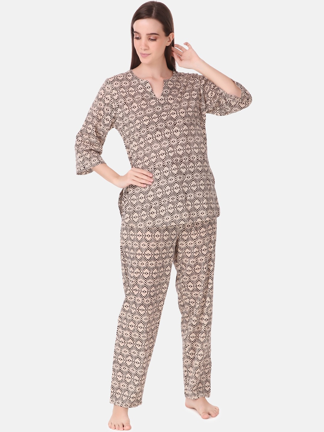 

Masha Women Beige & Black Pure Cotton Printed Night suit