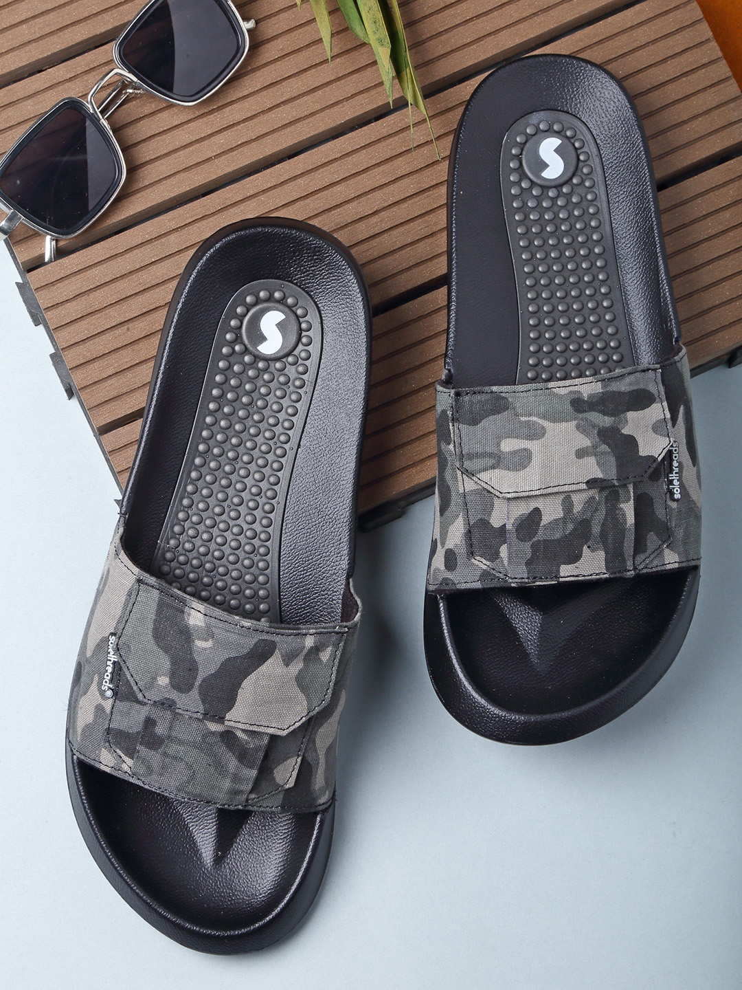 

Solethreads Men Grey & Black Printed Sliders